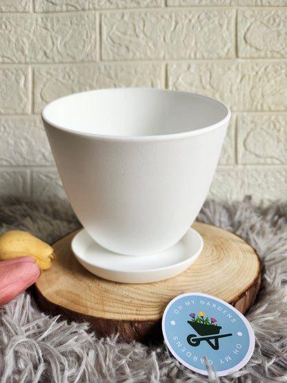 White Fiber plastic plant pot in Pakistan black - Oh My Gardens