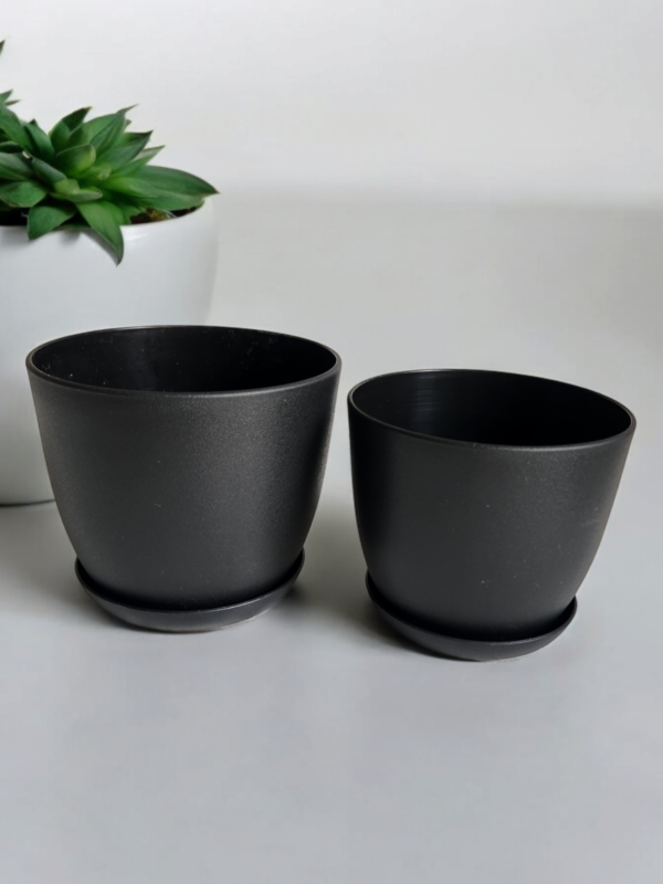 Black flower plant pots with drainage and tray saucer